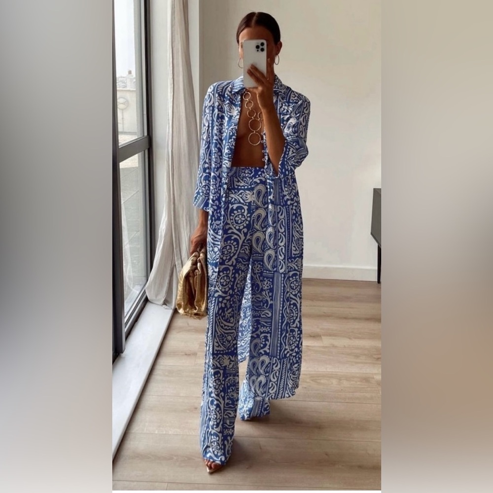 Zara Blue‎ and White Floral Kimono European Summer boho style